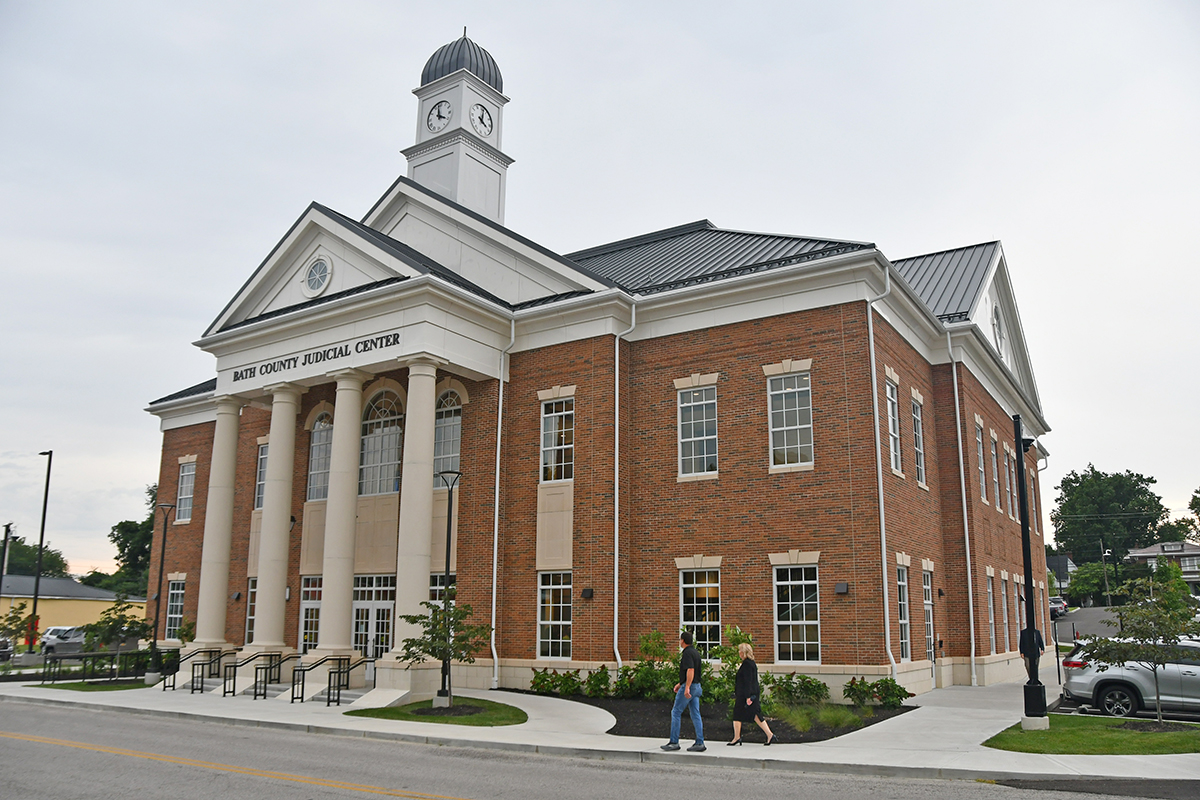 Official photo of the newly built courthouse.