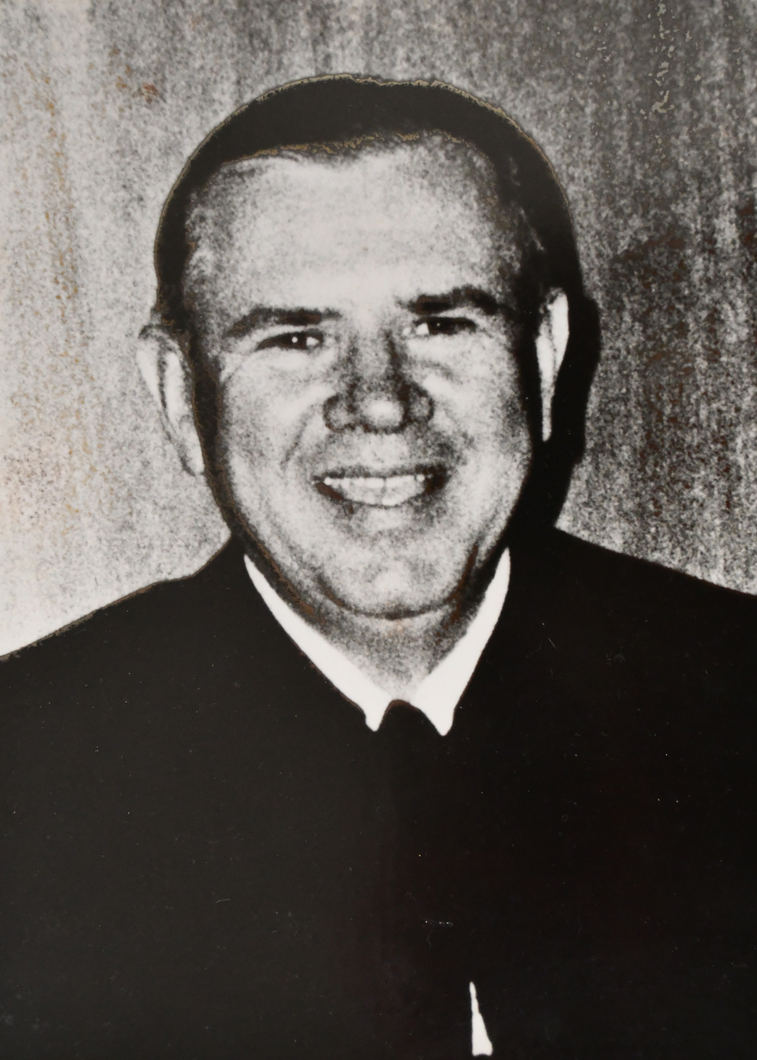 Official portrait of Judge Robert Dowell. 