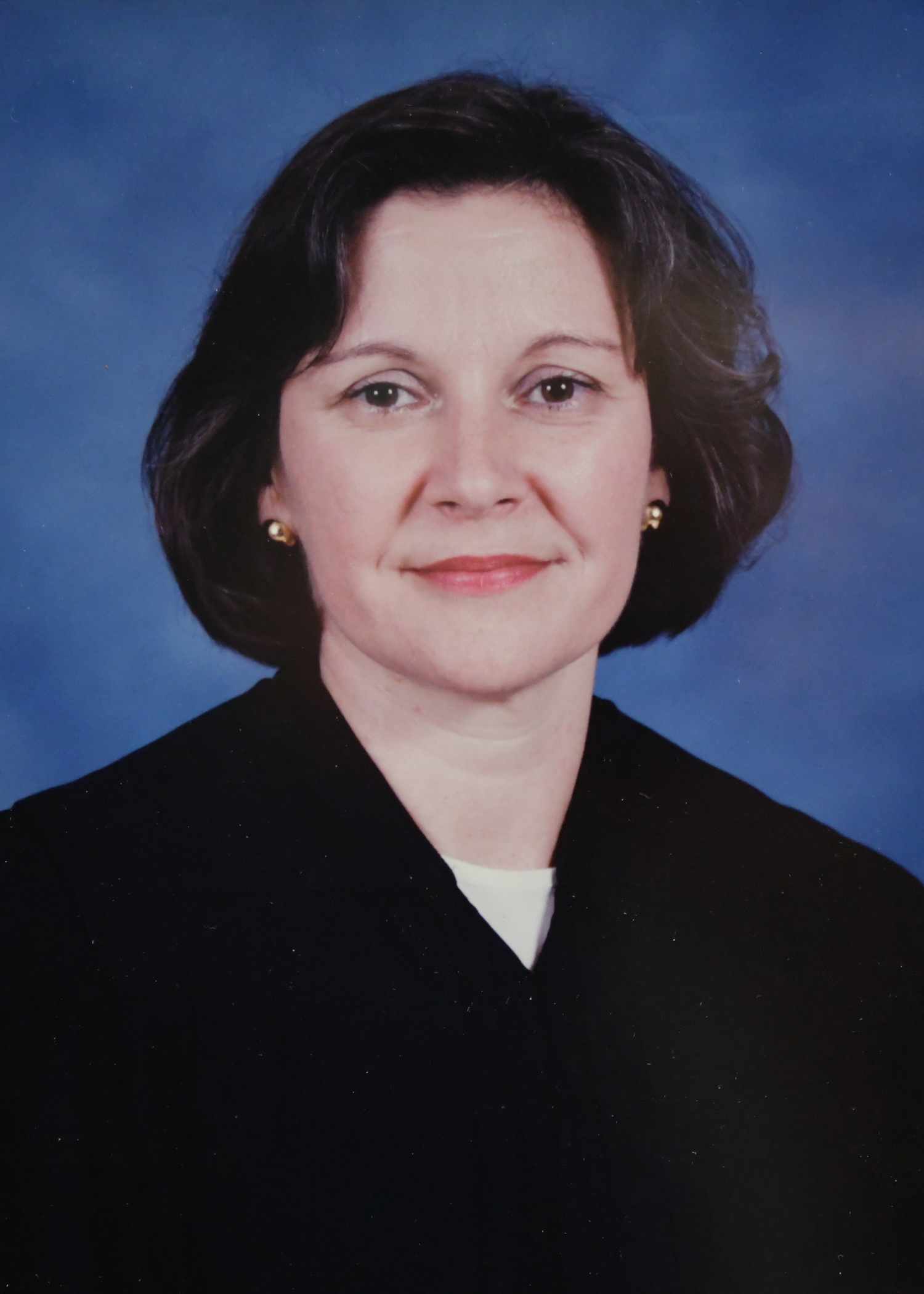 Official portrait of Justice Lisabeth Hughes. 