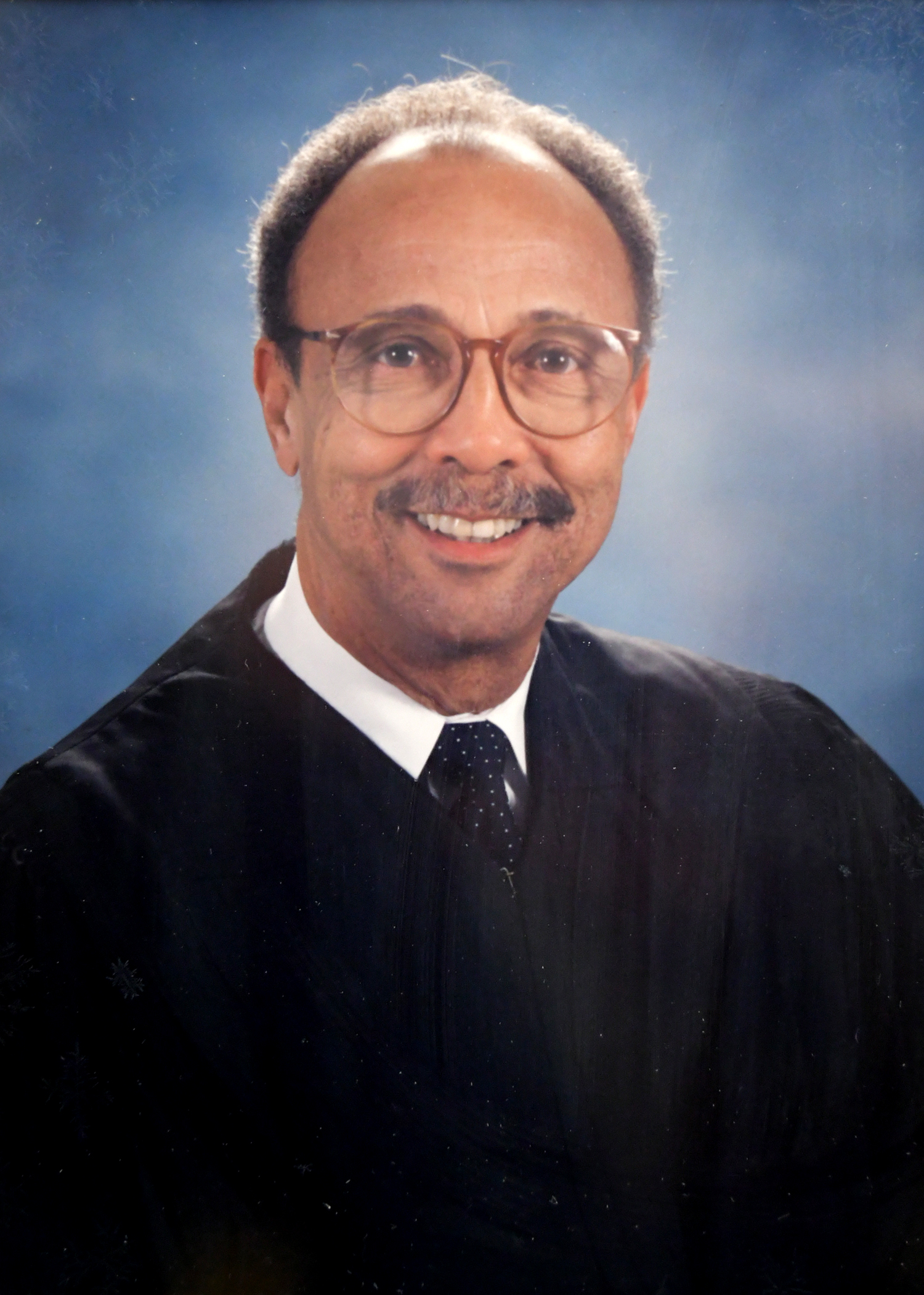 Official portrait of Justice William E. McAnulty Jr. 