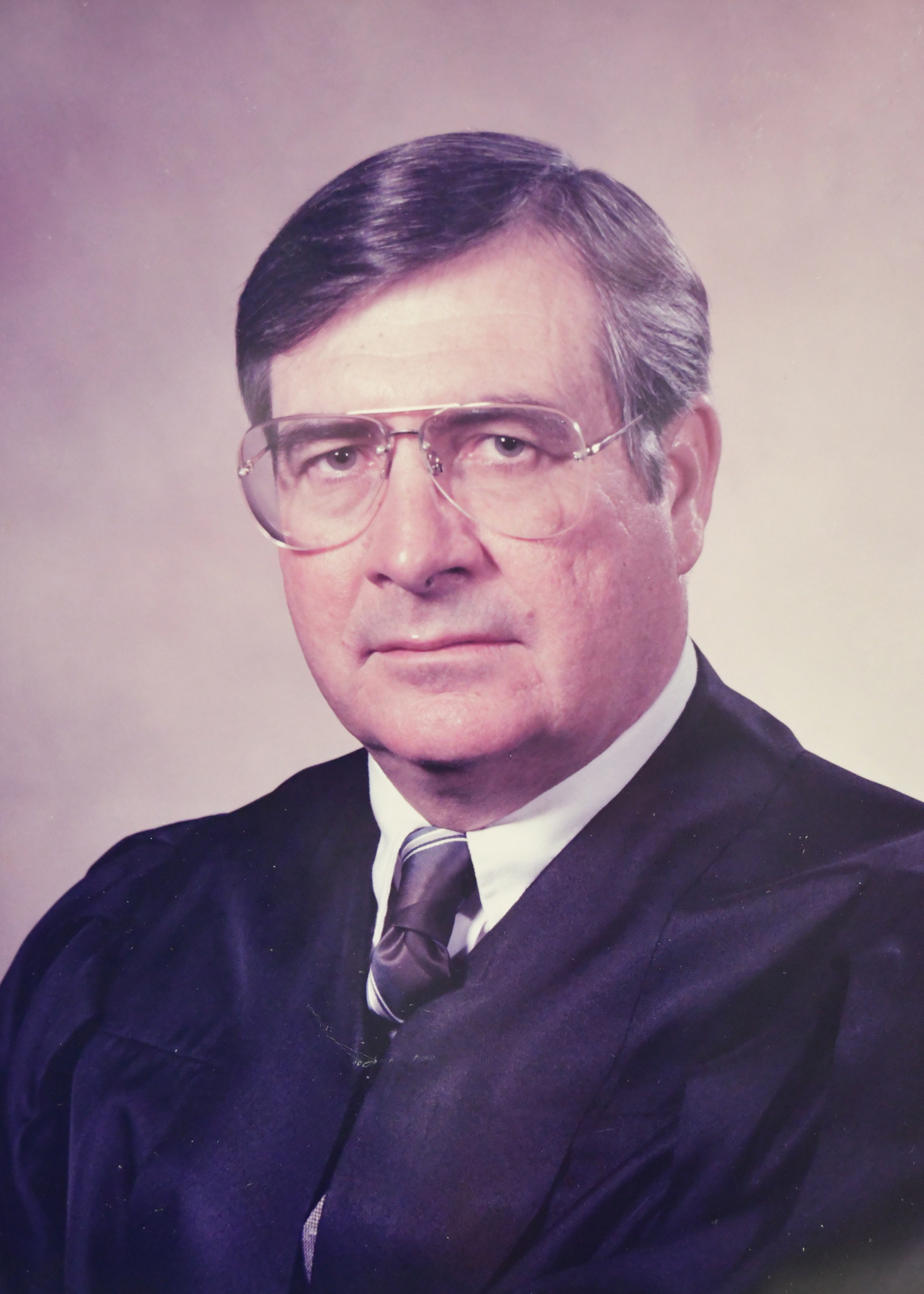 Official portrait of Judge Bill Paxton.,
