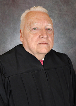 Official portrait of Judge Gene Smallwood. 