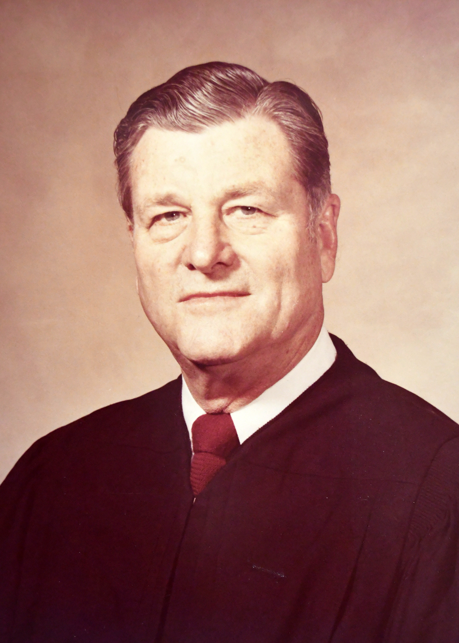 Official portrait of Justice Roy V. Vance.